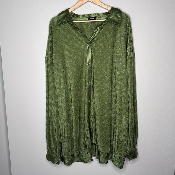 Boohoo Plus Textured Plisse Long Sleeve Button Down Shirt in Green Size US 20 - Picture 1 of 5